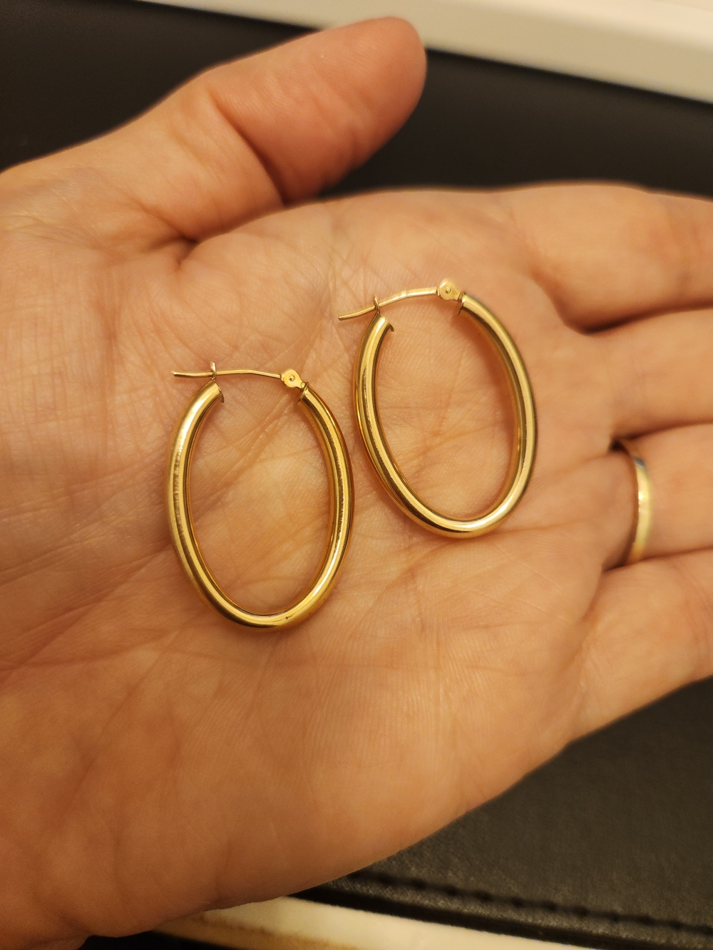 10k Gold Oval Hoop Earrings - Women Jewelry